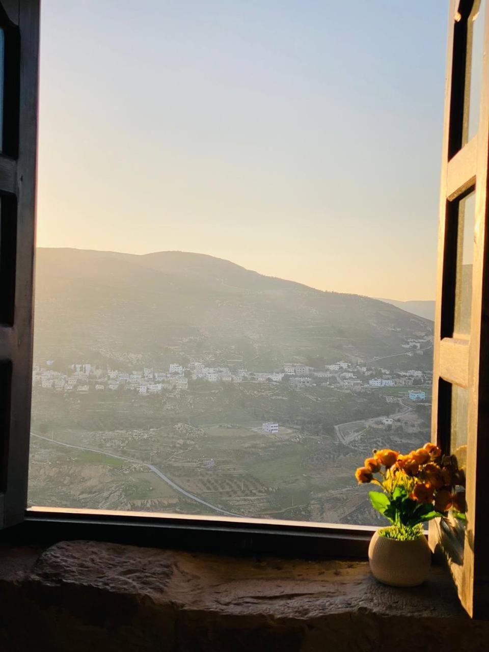 Mountain View House Apartment Karak Exterior photo